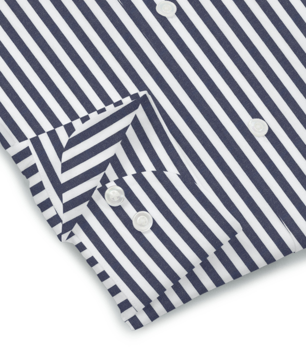 【The Royal Caribbean Cotton】100/2 ネイビー ブロード ストライプ ホリゾンタルワイドカラーシャツ（Darts｜スリムフィット）